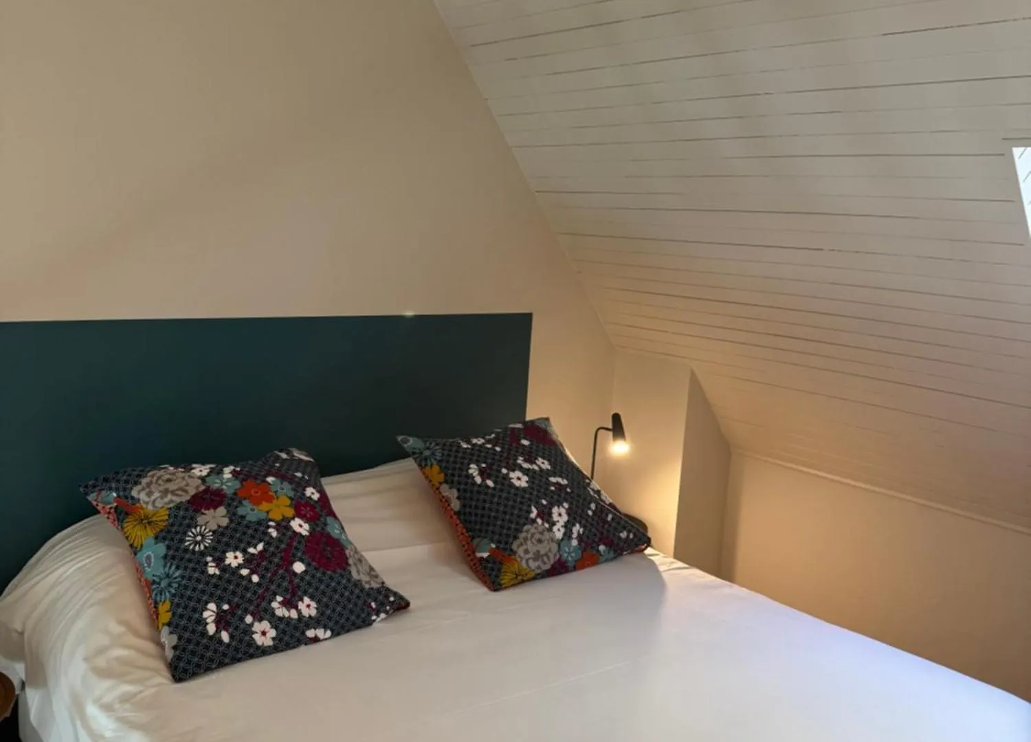 Karaez Hotel - Brithotel Carhaix צרפת